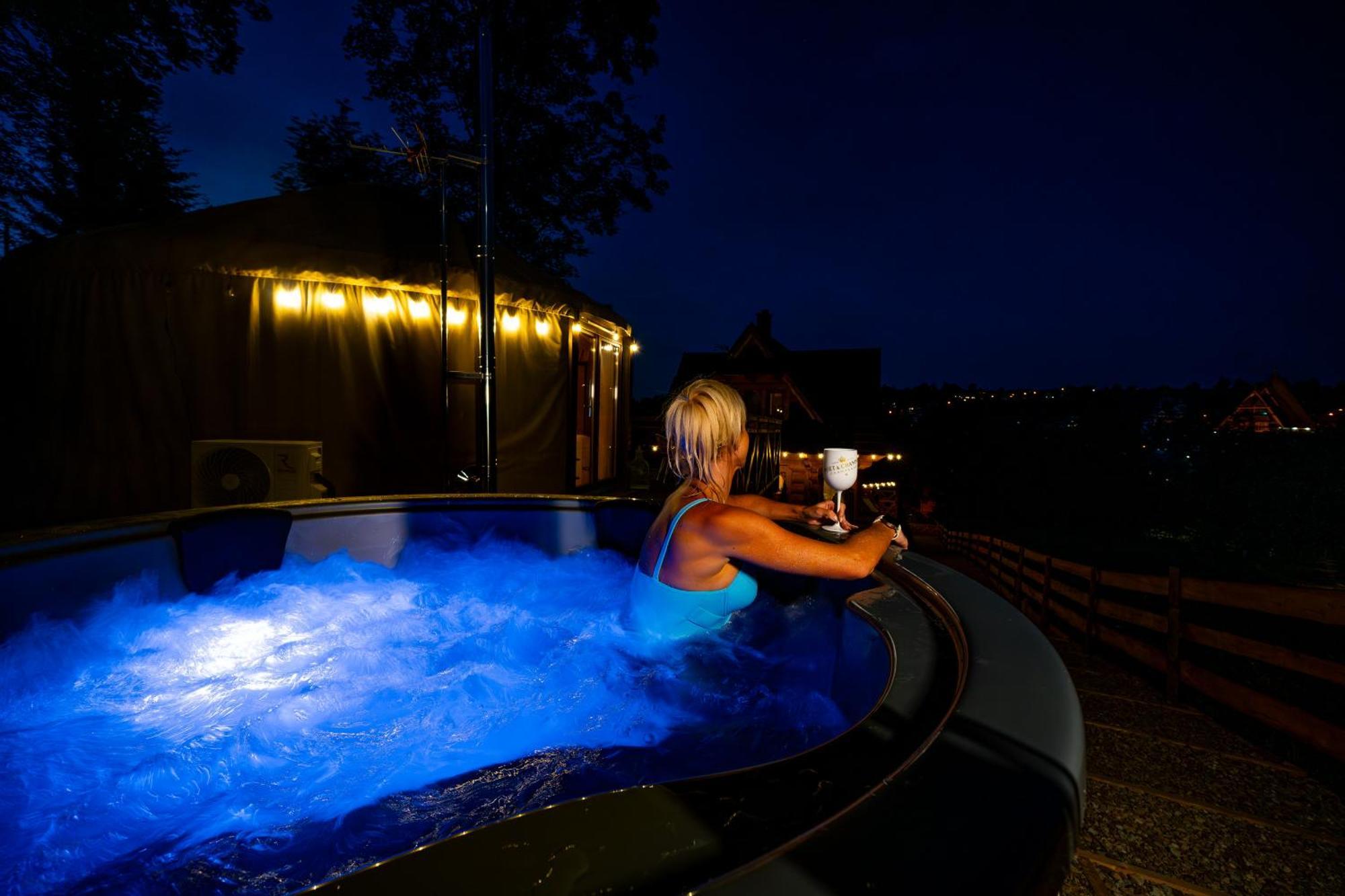 Jurta Na Wypasie - Luksusowy Namiot Z Widokiem Na Gory - Jacuzzi, Sauna, Split Ac, Private, Star View זקופאנה מראה חיצוני תמונה